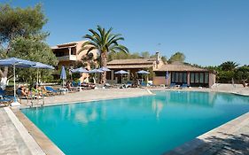 Helena Apartments & Villas